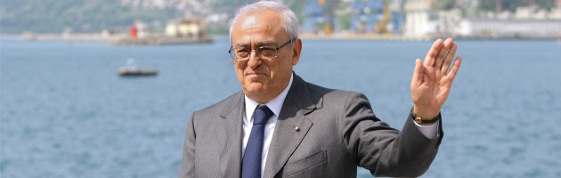 Il filo della stampa tra gli interessi di Caltagirone nei “feudi” di Casini