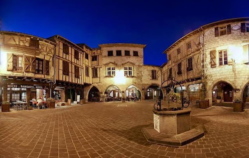 hôtels Hôtel des Consuls Castelnau-de-Montmiral