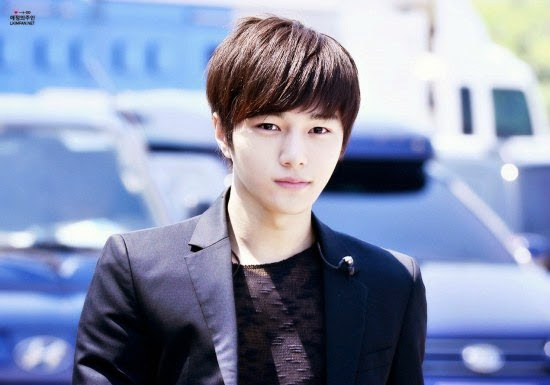 Foto Artis Korea Terganteng