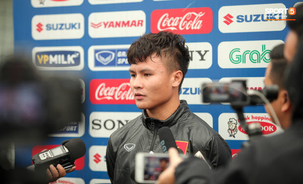 Phóng viên Thái Lan hỏi Quang Hải có muốn đến Thai League thi đấu hay không rồi phải nhận câu trả lời cay đắng - Ảnh 1.