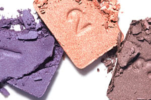 What Eyeshadow Shade Will Enhance Your Eye Color?