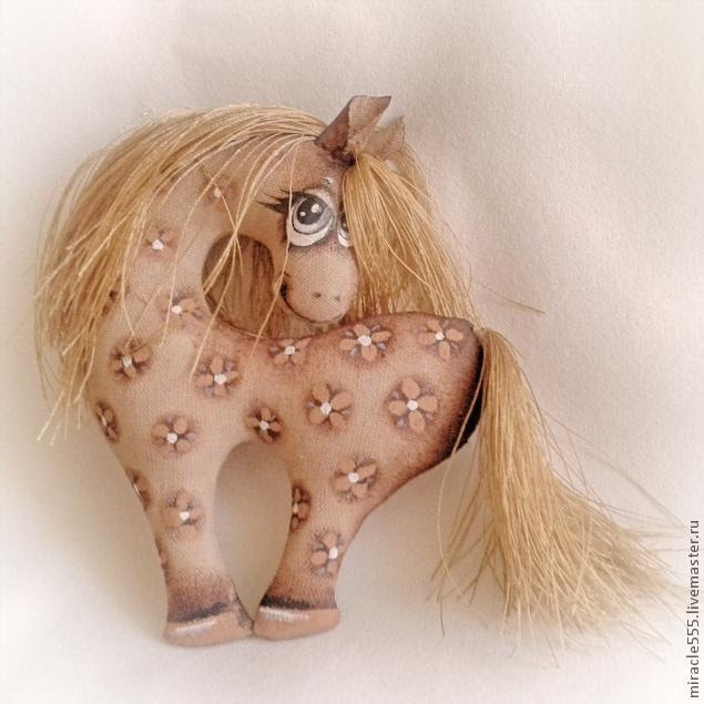 играчки за годината на коня - весели кончета.