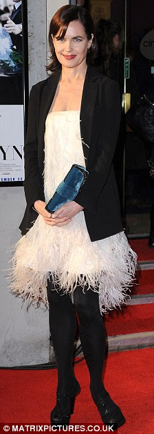 http://i.dailymail.co.uk/i/pix/2011/11/20/article-2063972-0EE0738500000578-278_224x631.jpg