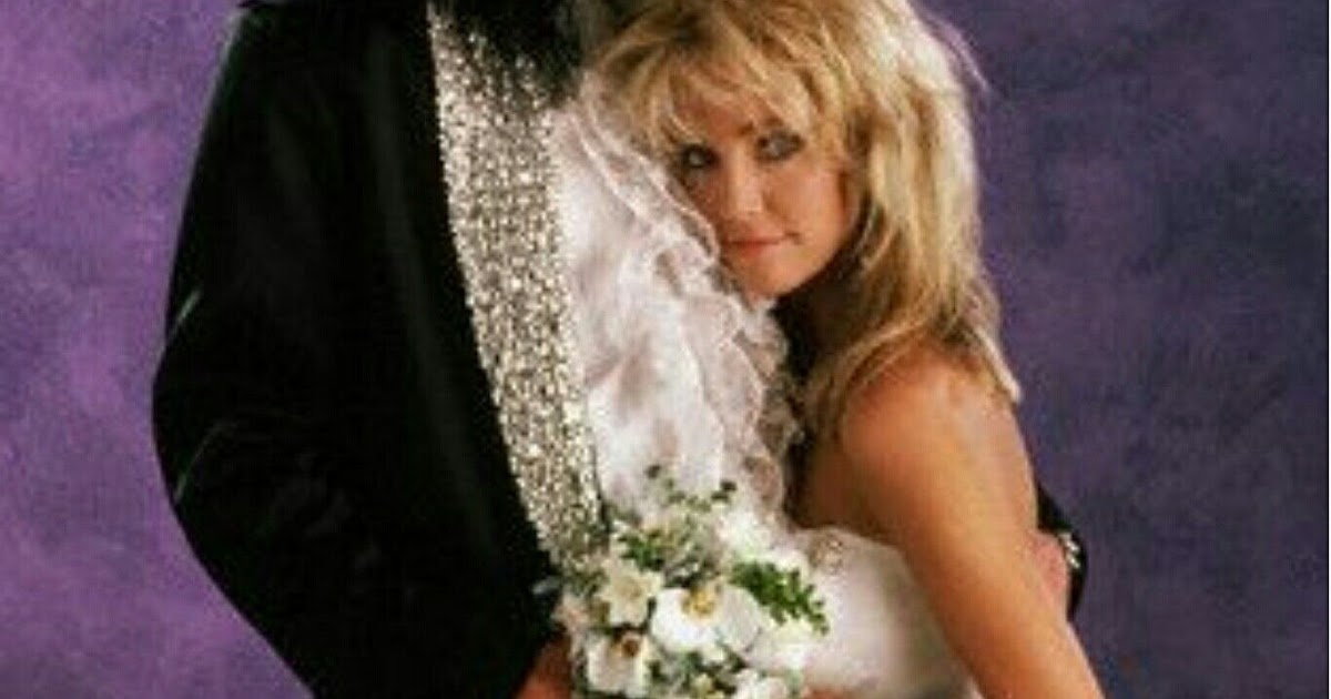 Tommy Lee Heather Locklear Wedding Tommy Lee hits out at