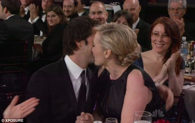 http://i.dailymail.co.uk/i/pix/2012/01/16/article-2087175-0F7A02B600000578-7_634x401.jpg