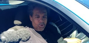 Ex-Pantera Negra é libertado após 43 anos em solitária nos EUA Ex-Pantera Negra é libertado após 43 anos em solitária nos EUA