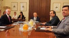 Στιγμιότυπο από την συνάντηση των πολιτικών αρχηγών με τον Πρόεδρο της Δημοκρατίας τον Μάιο του 2010.