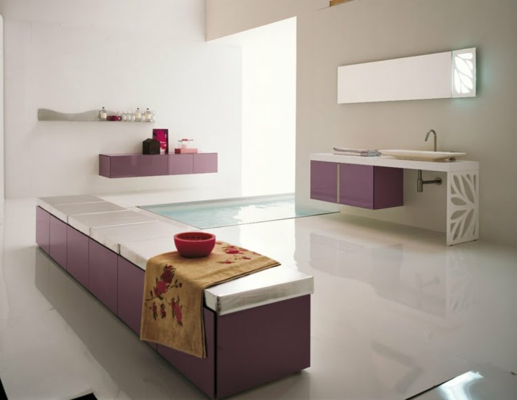 Badezimmer Ideen Beerenfarbe Badmobel Schranke Weisse Wande