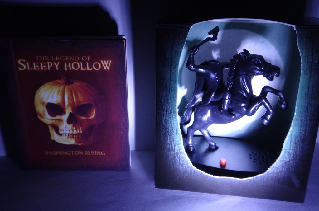 Legend of Sleepy Hollow Headless Horseman figure and book