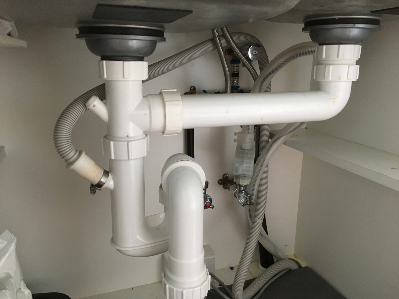 double kitchen sink drain pipes