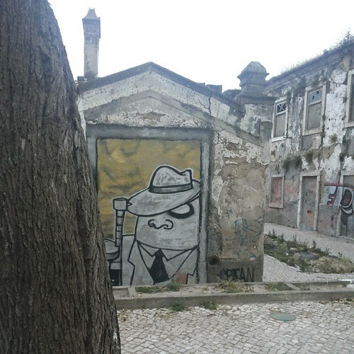 #urbanpoetry #urbanart  #publicintervention #graffiti by Joaquim Lopes