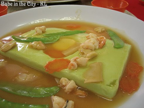 Jade Tofu (Tofu is made with wheat grass juice) (RM25)