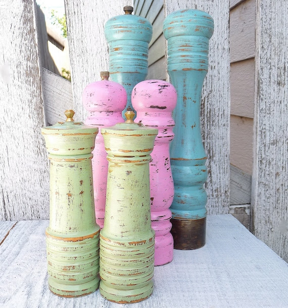 COLORFUL SHABBY CHIC Salt and Pepper Shaker Set, Small in Green
