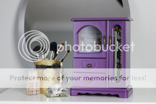  photo jewelry-box-makeover.png