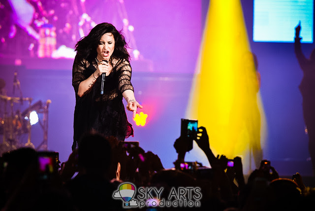 Twin Towers Alive 2013 #TTAlive Day 1 Demi Lovato UKiss Stylo2013 Elecoldxhot Atilia | TianChad.com
