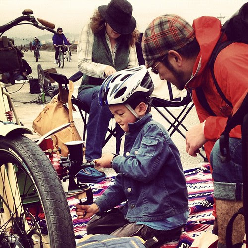 Declan grinding coffee at #sundaystreets #brannan