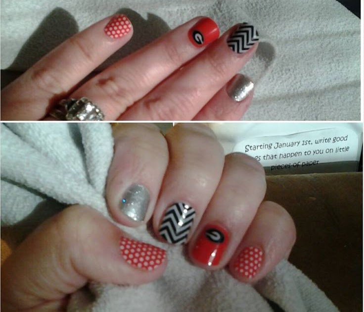 Georgia Bulldog Nail Design