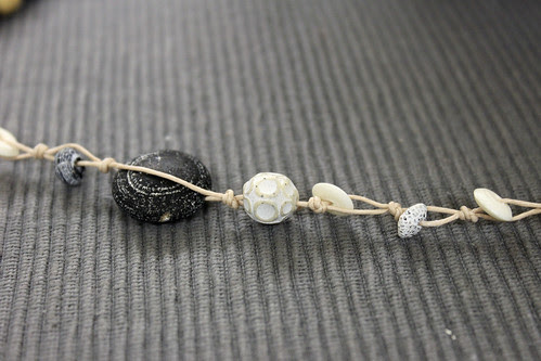 Entstehung meines Achat-Bracelets mit Hornperlen