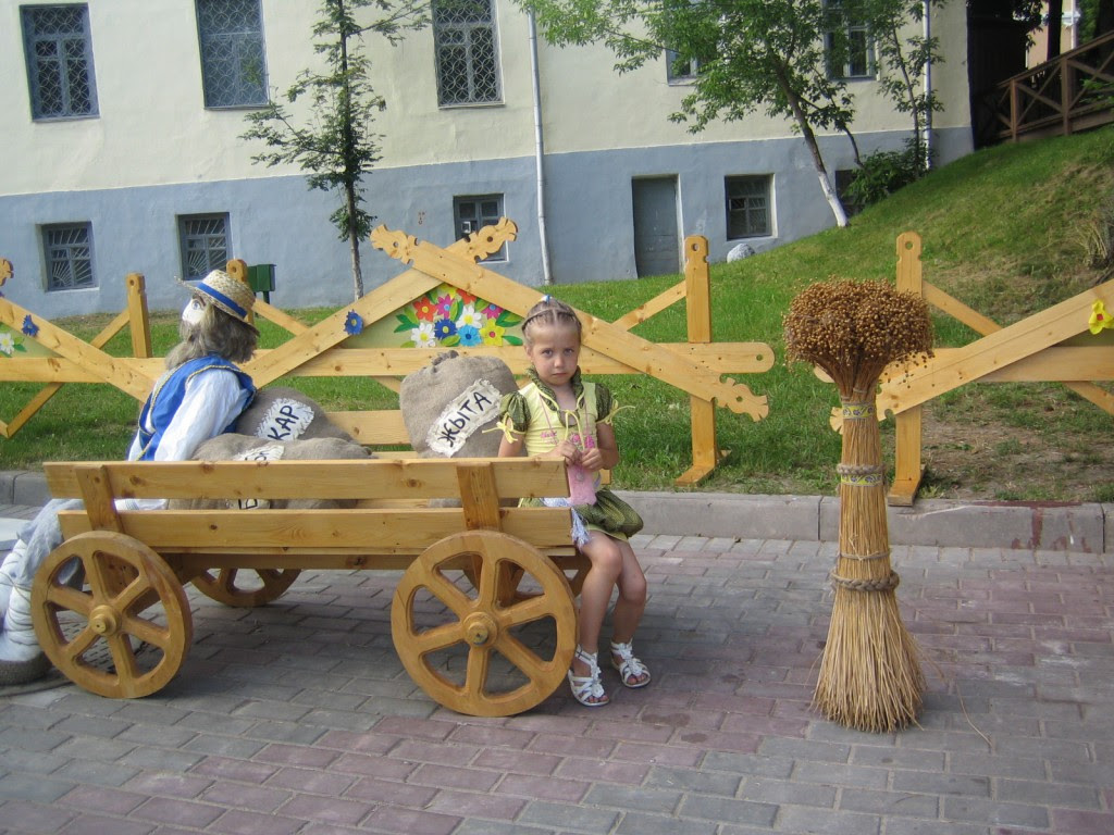 Витебск, Славянский базар начался, Бурановские бабушки на фестивале.