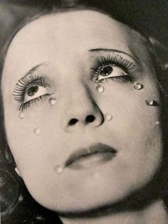 Man Ray - Tears, 1930 photographe surréaliste http://manufactureduregard.tumblr.com/post/59476514059/man-ray-photographe-surrealiste-photographe