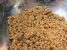 crumble vegetalien Crumble oignons sésame grenailles thym olives