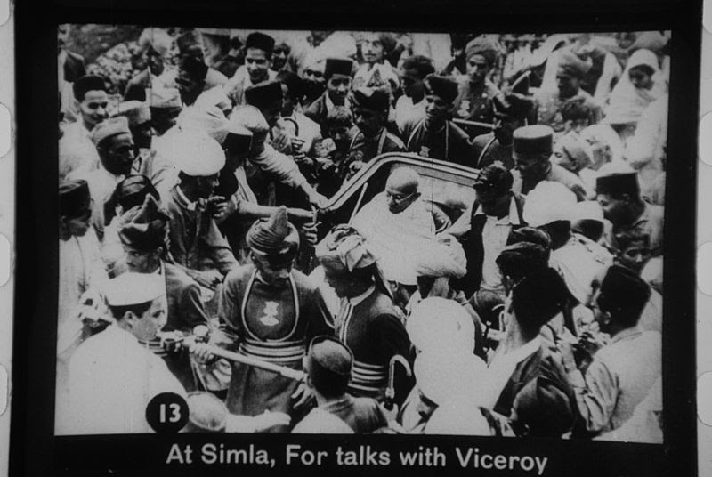 File:Gandhi at Simla welcomed by the crowd.jpg