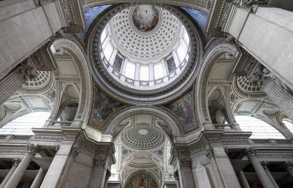 Le dôme intérieur du Panthéon de Paris