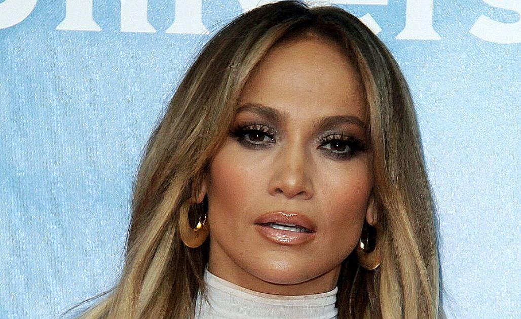 2. How to Achieve JLo's Caramel Blonde Hair Color - wide 8