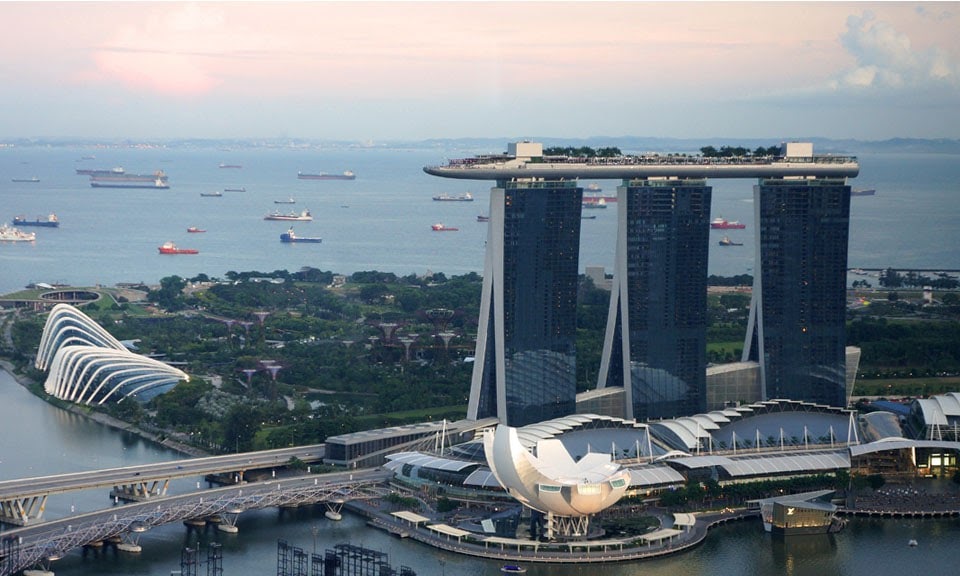 marina bay sands hotel pool effaezah em