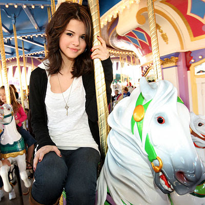 Wakrie Blogs Selena Gomez On Wizards Of Waverly Place Hair
