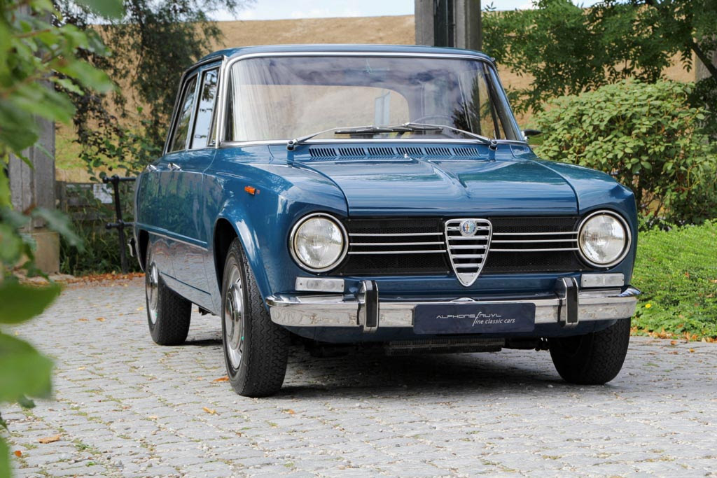 Classic Alfa Romeo Giulia - How Car Specs