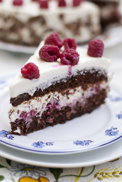 Šokolaadi-kohupiima-vaarikatort / Chocolate, curd cheese and raspberry cake