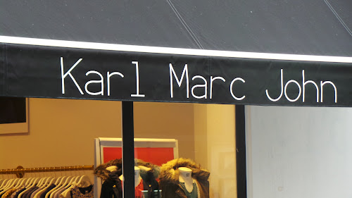 Magasin de vêtements KARL MARC JOHN Paris
