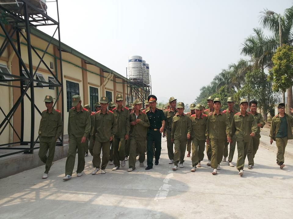 ngày cuối chụp ảnh cùng thầy giáo lúc về