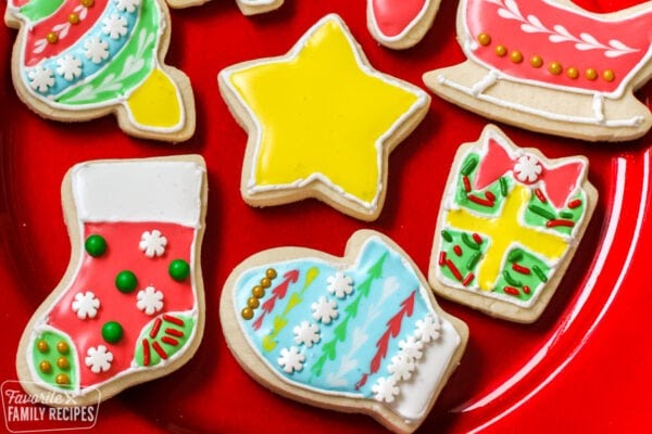 Pictures Of Decorated Christmas Cookies / It S Not Cheating Decorating Storebought Cookies The Sweet Adventures Of Sugar Belle / Cookies, cookies, cookies we love them all year round, but at christmas they're essential to the celebration, and festive decorations make them 4.