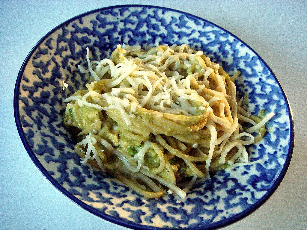 pasta with a pureed pea and cauliflower sauce