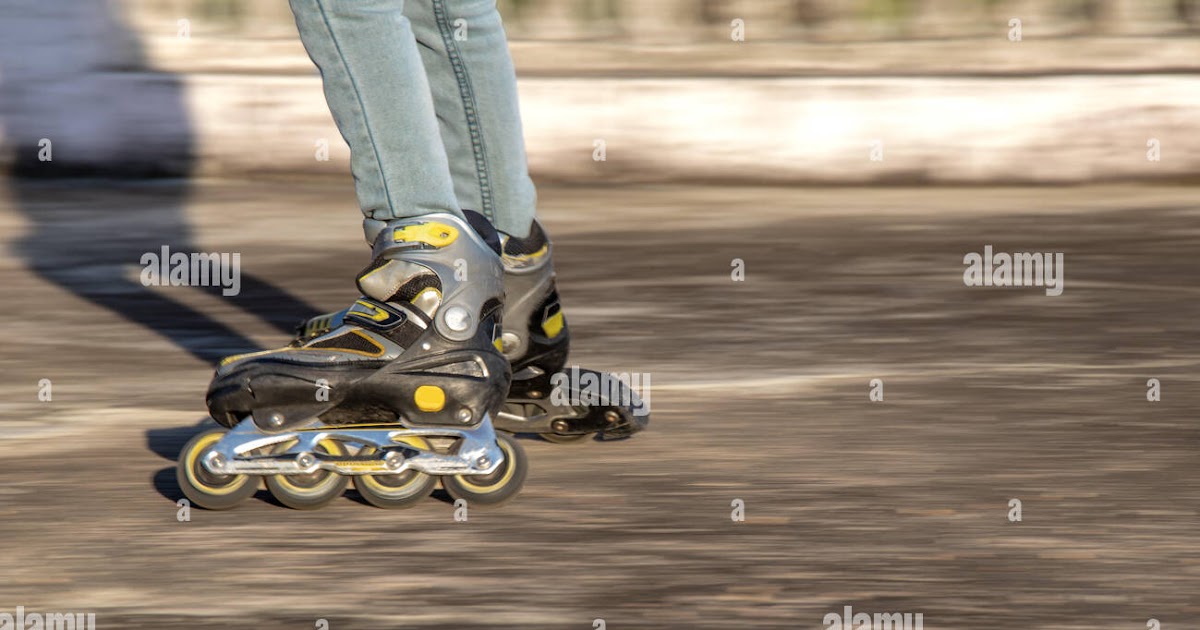 Skater Blurry Wallpaper : Wallpaper Happy Legs Jump ...