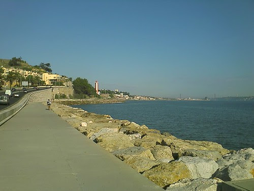 Vista da via pedonal para Lisboa