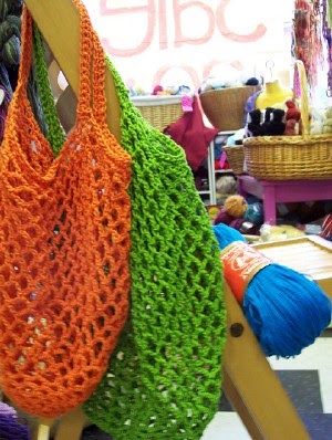 frayed at the edges: FREE: Crochet Grocery Bag Pattern