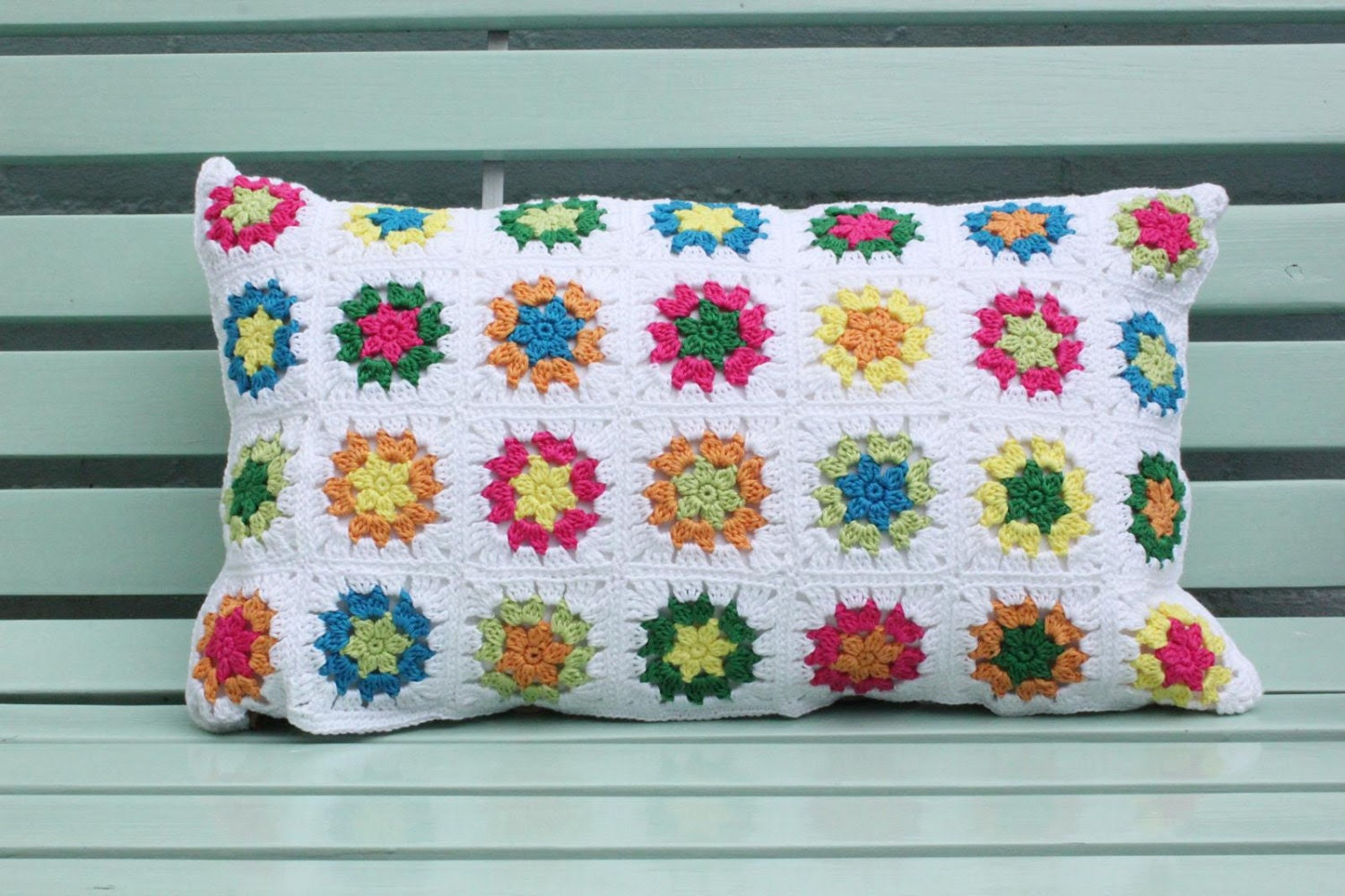 summery crochet granny square cushion cover - Anitareus summery crochet granny square cushion cover - Anitareus