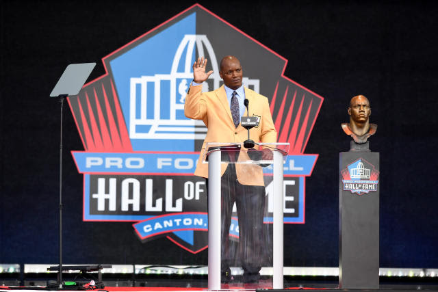 Bryant Young delivers emotional message to his son Colby, who died of cancer, during Hall of Fame speech
