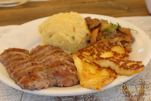 Polenta, Funghi, Salsiccia e Toséla