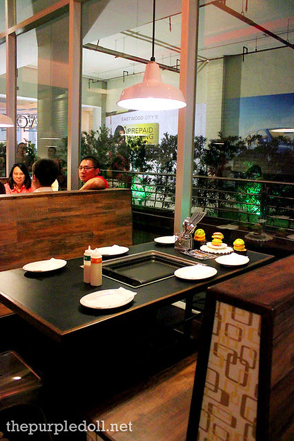 Slappy Cakes Eastwood Tables with Griddle
