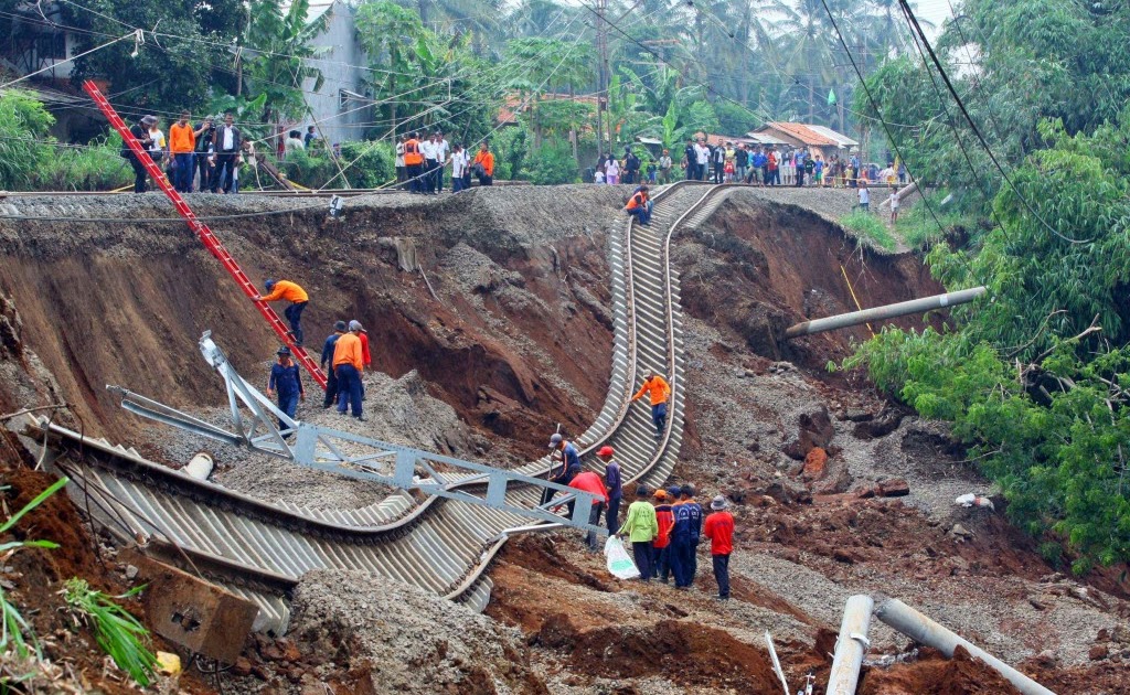 Contoh Berita Bencana Alam Banjir  Contoh 37