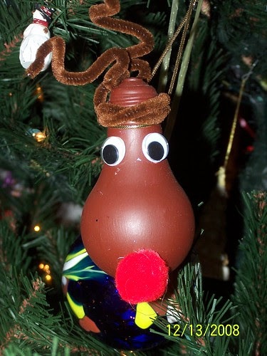 Lightbulb reindeer
