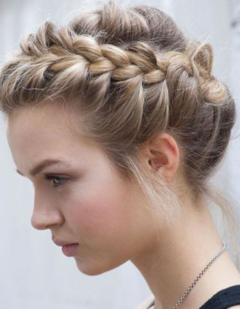 Coiffure visage tres rond