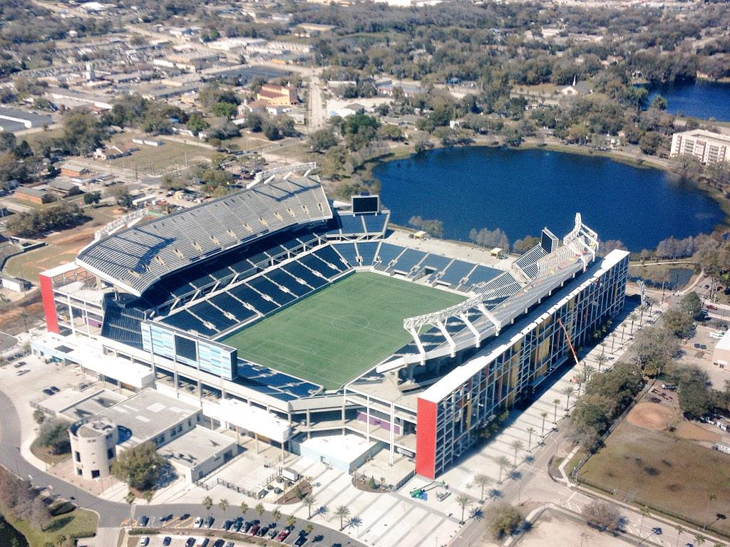 MASM Camping World Stadium (Orlando, Estados Unidos)