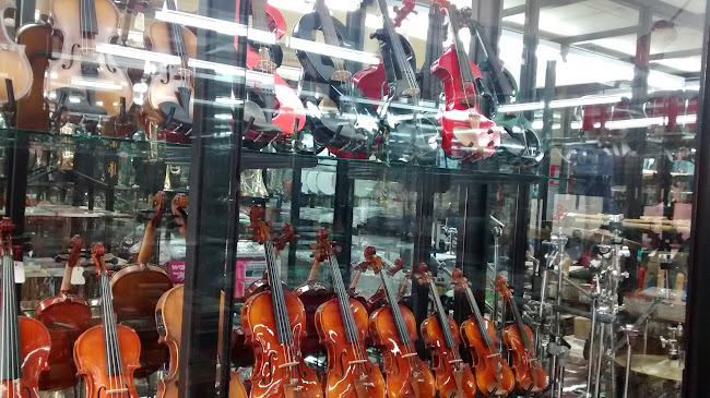 Urbina Miusic World S.A.C. - Lima