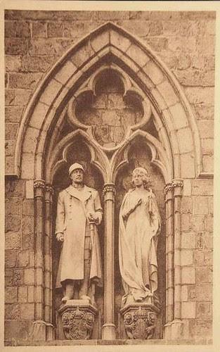 König Albert I. und Königin Elisabeth von Belgien als Kirchenfiguren