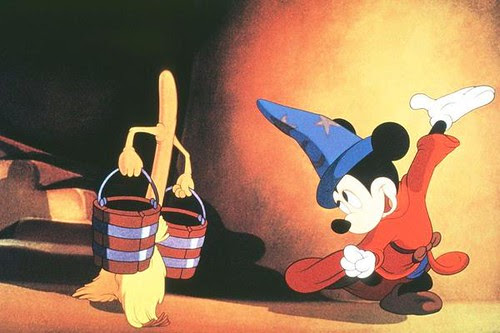 Mickey Mouse "Un Jovencito de Apenas 80 años" - MC El Blogzine Enmascarado